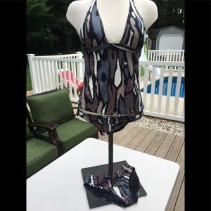Victoria’s Secret 3Pc Swimsuit 1 Top w 2 bottoms for Pools or Beach 🏖